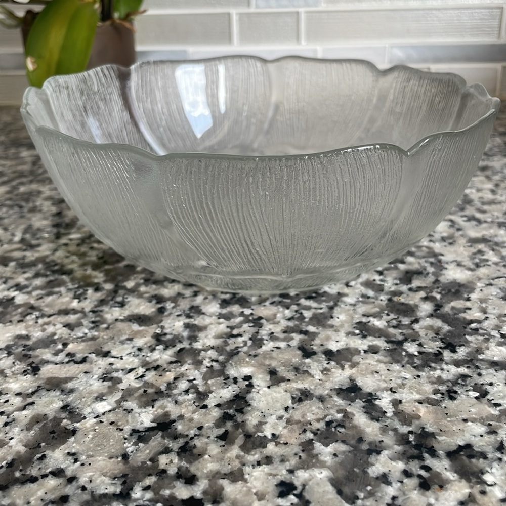 Vintage Arcoroc France Fleur Clear Tempered Glass Salad Serving Bowl 7"